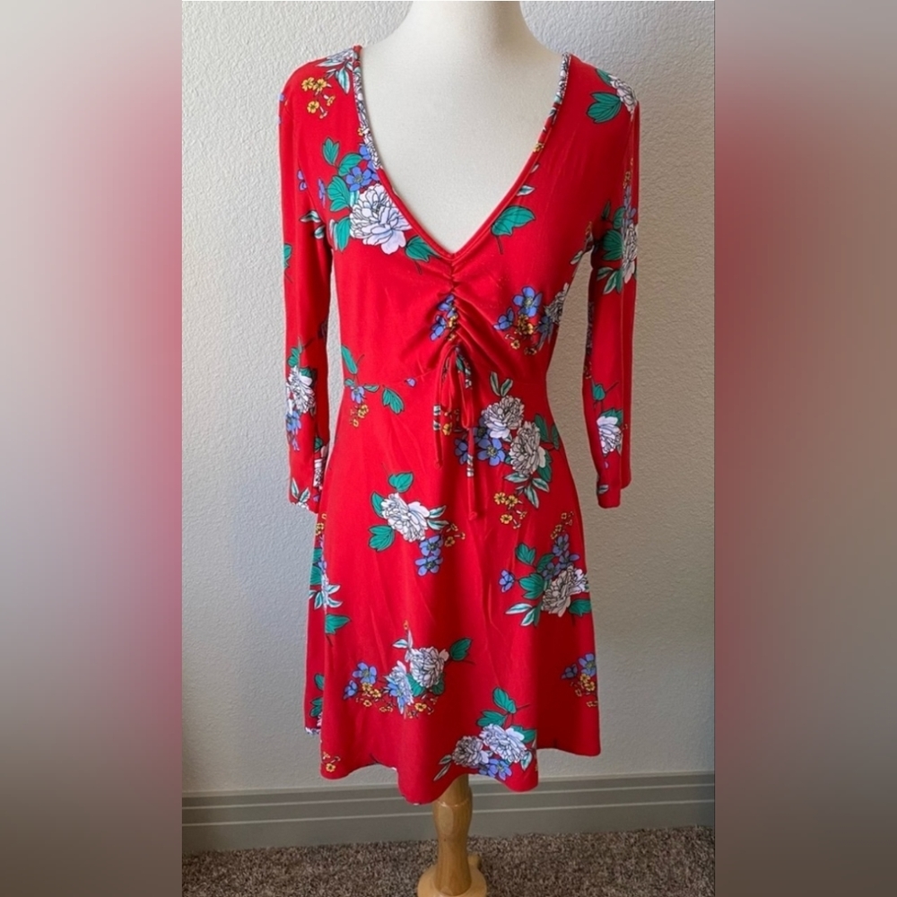Red floral dress in size L unbranded